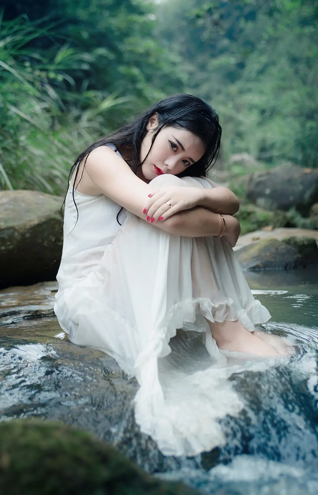 日土郑州高端私人伴游小野梨子