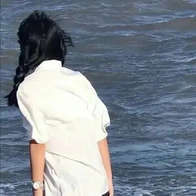 日土伴游女生武映颖的资料
