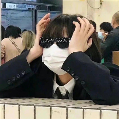 日土伴游女生冯萧玉的资料