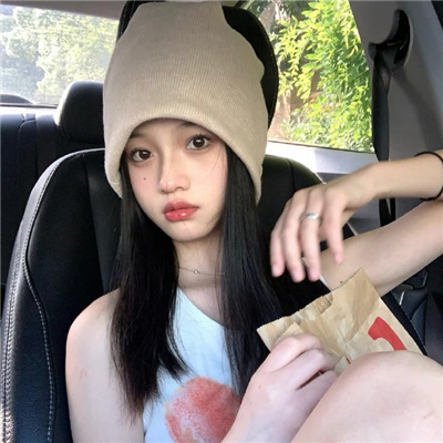 日土伴游女生丛河灵的资料